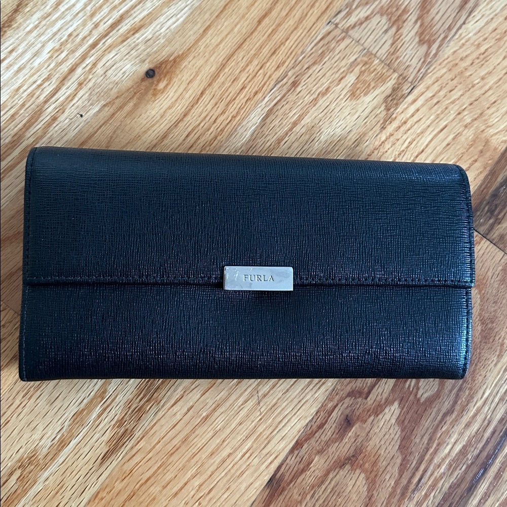 Furla Black Textured Wallet